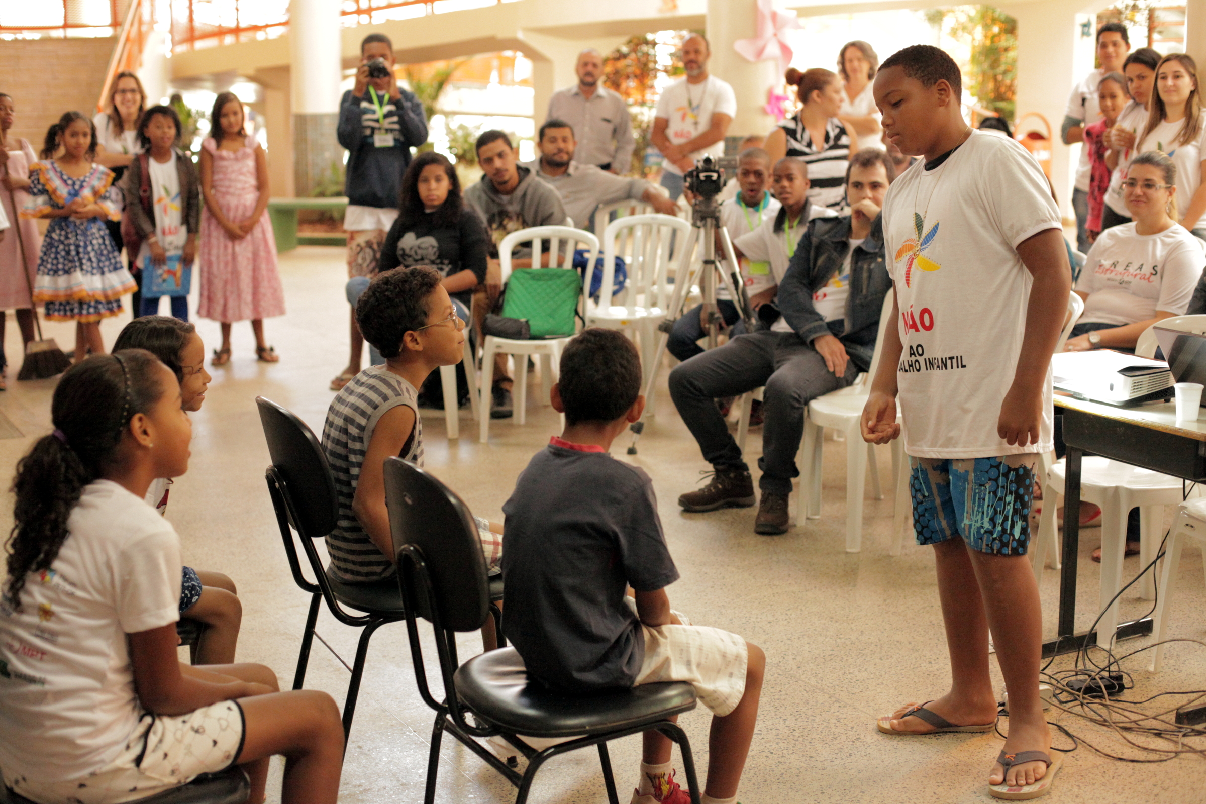 Serv Convivencia - Trabalho Infantil - Teatro.JPG